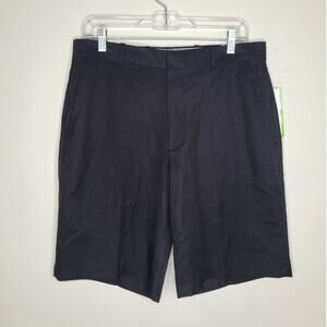 NWT Walter Hagen black flat front athletic golf shorts - 32